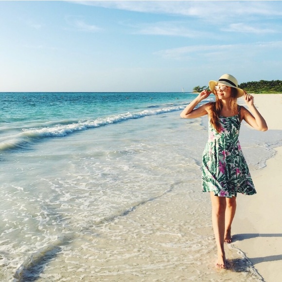 Old Navy Dresses & Skirts - Old Navy • Fit & Flare Cami Dress